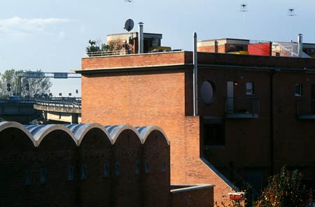 Edifici residenziali 

LocalitÃ  Ruffolo - Siena

(1997)