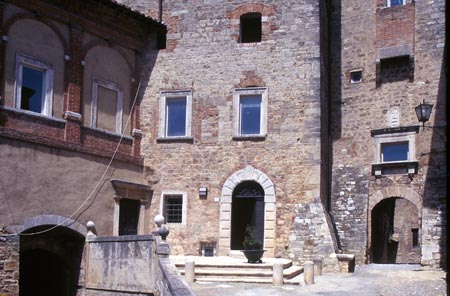 Museo della Grancia delle Serre di Rapolano 

Serre di Rapolano (SI)

(2000)